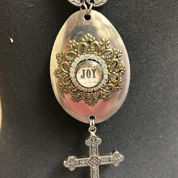 Necklace Handmade Silver Joy accent piece with wings and a silver cross - Picture 6 of 8